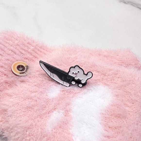 Cat with Knife Enamel Pin - Picture 5 of 5